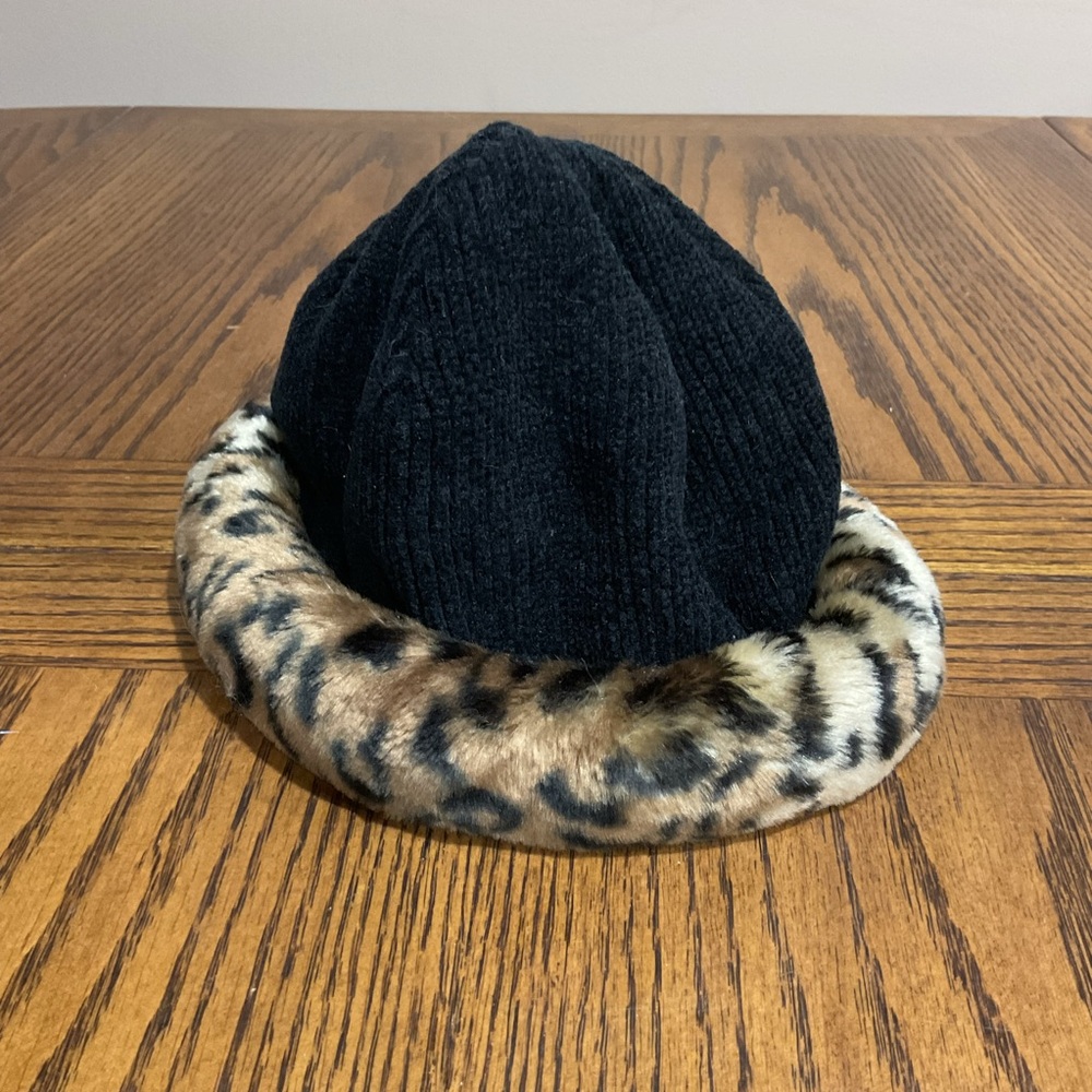 Girls Black and Leopard Print Hat